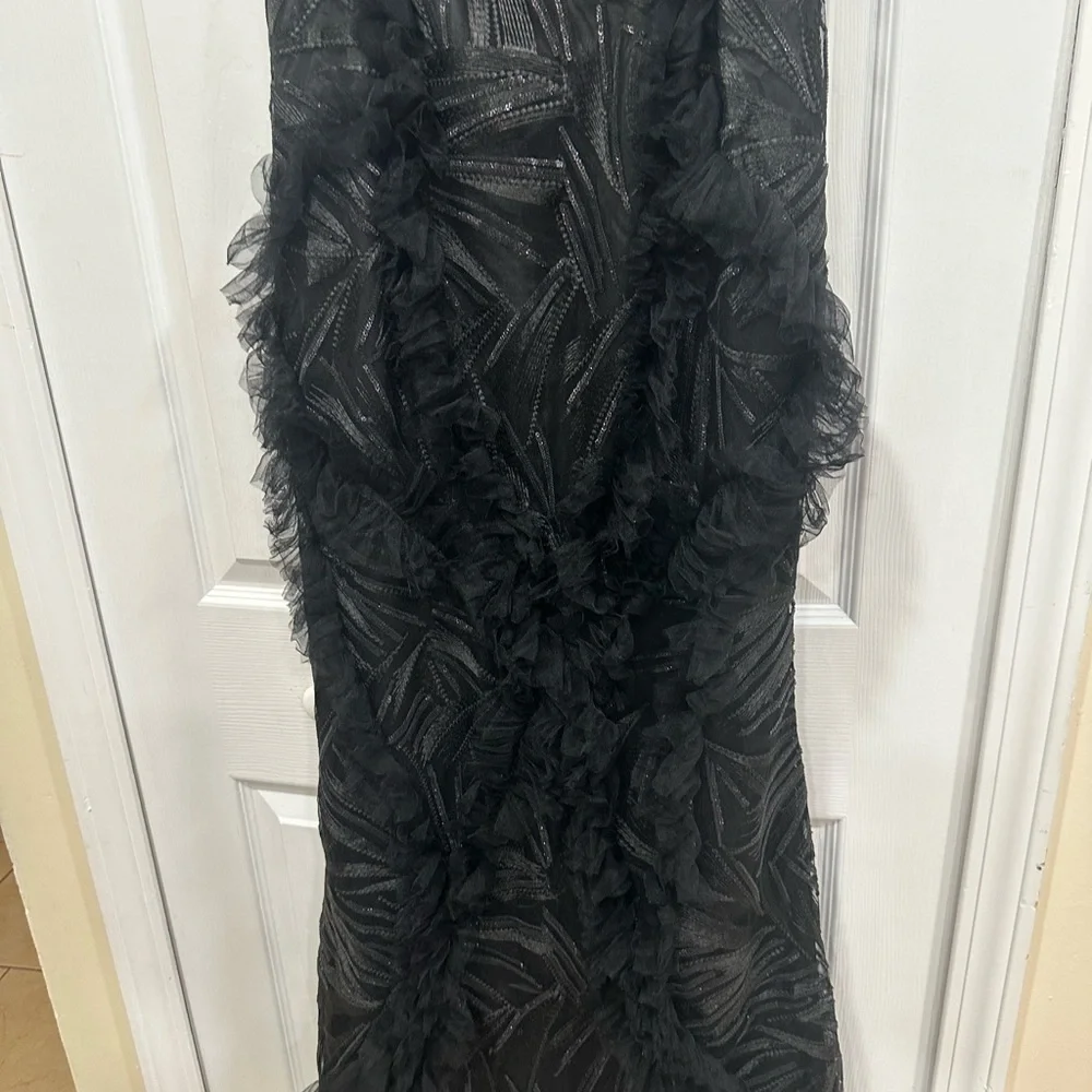 Maxi black dress size M - fashion nova . Bundle ( dress , shoes and a necklace- - Picture 3 of 8